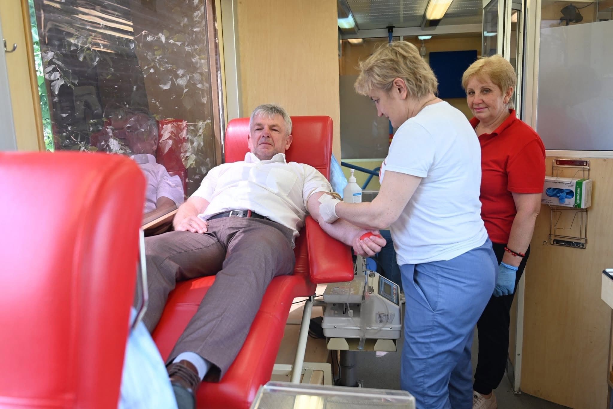 Завтра у Львові всіх запрошують стати донором крові / фото Львівського обласного центру служби крові