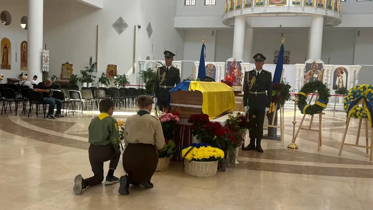 У Києві провели чин похорону Євгена Коновальця / фото: ЛОВА