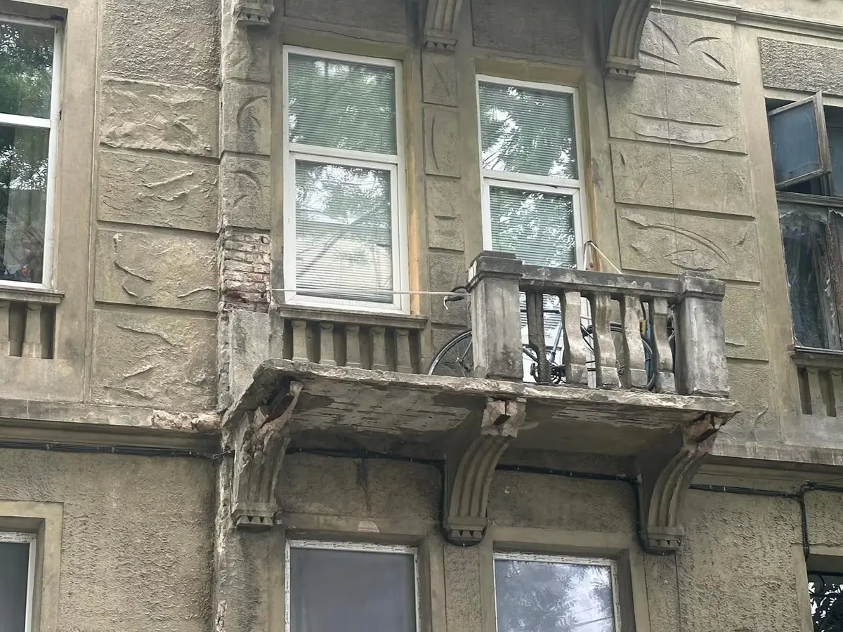 Куди звертатися, якщо у вас аварійний балкон: інструкція для мешканців Львова