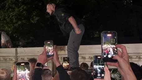 "Йому не 20 років": в ОВА спростували фейк про вік чоловіка, якого затримав ТЦК на Сихові
