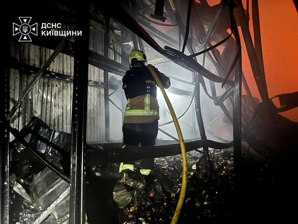 Масована атака на Київщину: у чотирьох районах пошкоджено 33 об'єкти