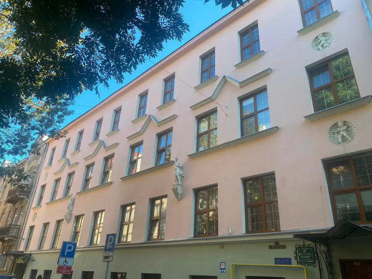 Тут друкували Антонича та "Волинь": 8 фактів про будинок на Японській у Львові