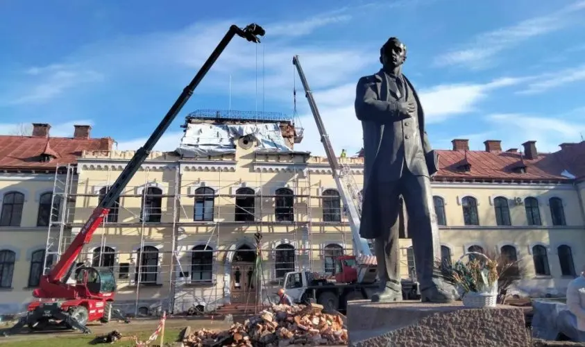 Збитки на 1,8 млн грн: правоохоронці розслідують можливі зловживання в університеті в Дублянах