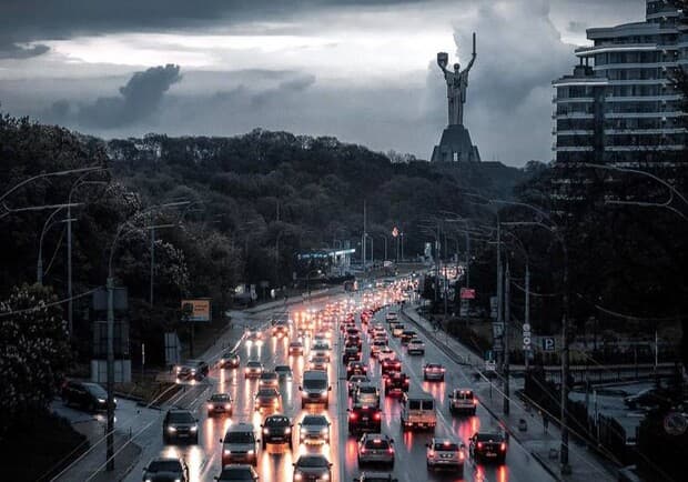 У Києві формують списки маломобільних містян для можливої евакуації у разі зимових блекаутів