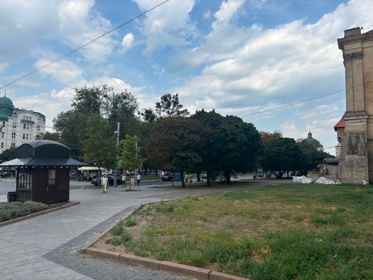 Суд відмовив власникам "Язикатої тещі" у позові щодо ділянки у центрі Львова
