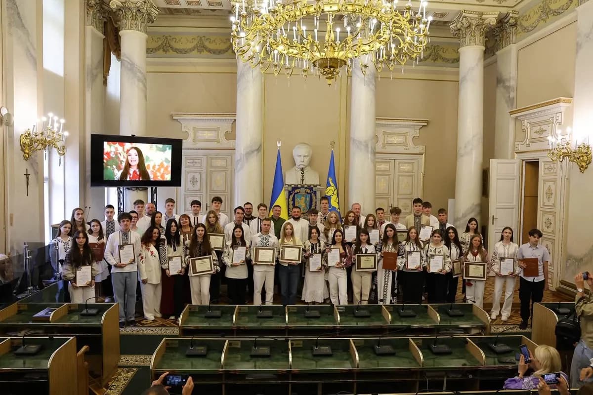 На Львівщині нагородили випускників, які отримали найвищі результати НМТ