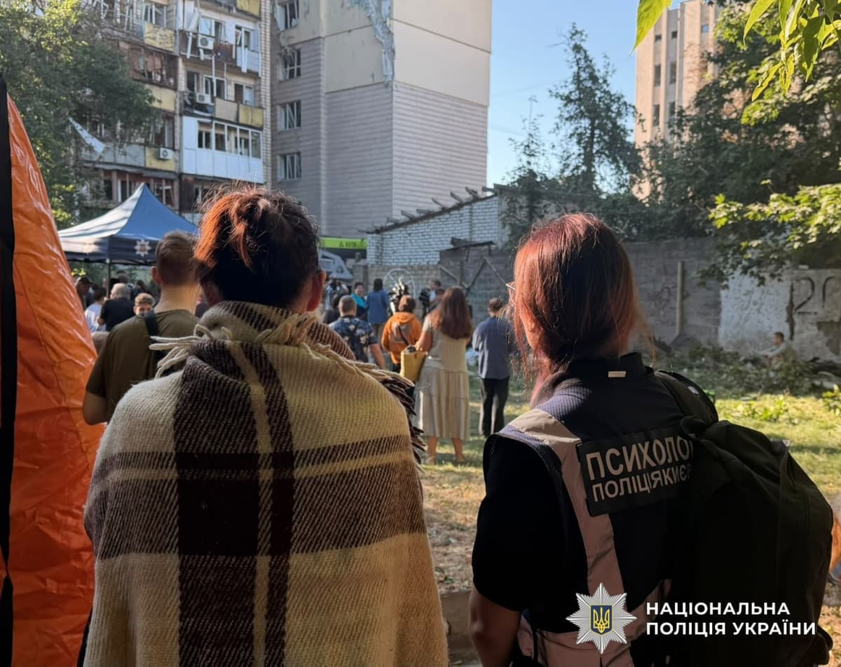 Кількість загиблих через російську атаку на Київ зросла до 13: у столиці працюють штаби допомоги