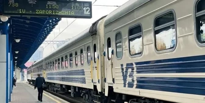 Через атаки росіян поїзди в Україні затримуються до 10 годин