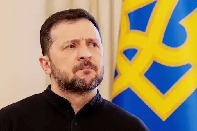 Зеленський проведе "ключові розмови" після зустрічей з командирами