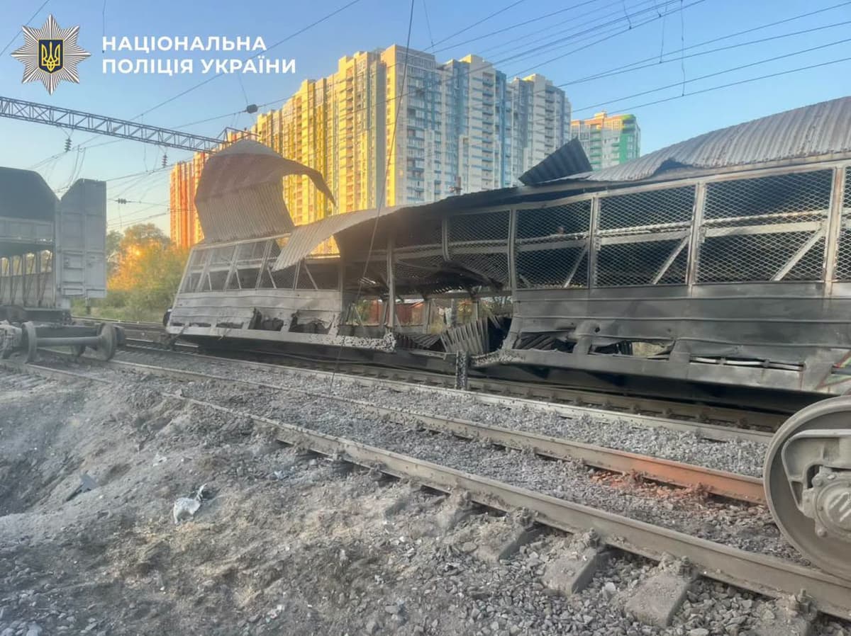 Нічна атака на Київ: пошкоджено будинки, школи, залізницю та об'єкт Київводоканалу