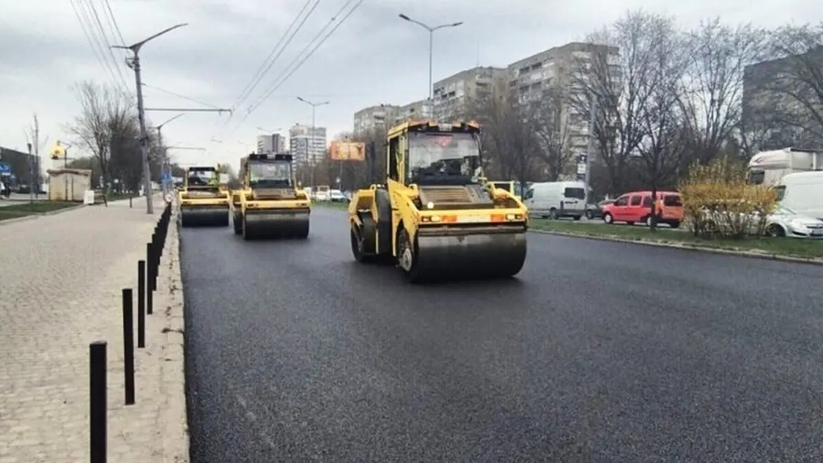 Цього тижня асфальтуватимуть частину вул. Стрийської: громадський транспорт курсуватиме зі змінами