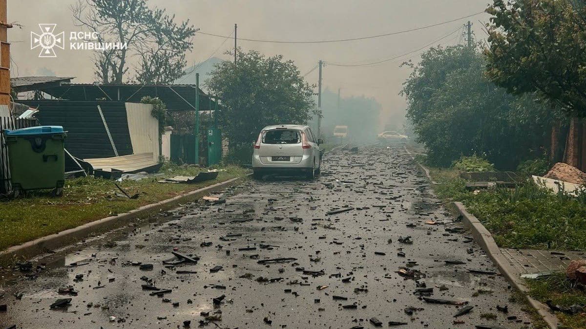 Ракетний удар по Київщині: у Вишневому евакуюють сотні людей через загрозу детонації