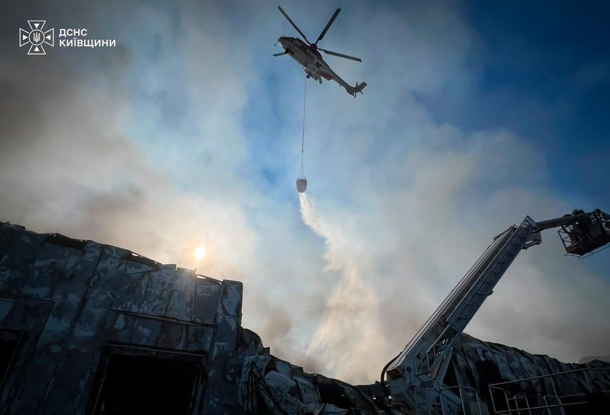 Кількість загиблих через російську атаку на Київ зросла до 15. Пошуково-рятувальна операція триває