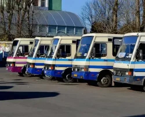 Чи зросте вартість проїзду на Львівщині, чому у Львові пікетували обласну адміністрацію та що знищили заради вітряків на полонині Руна. Ключове за 25 вересня