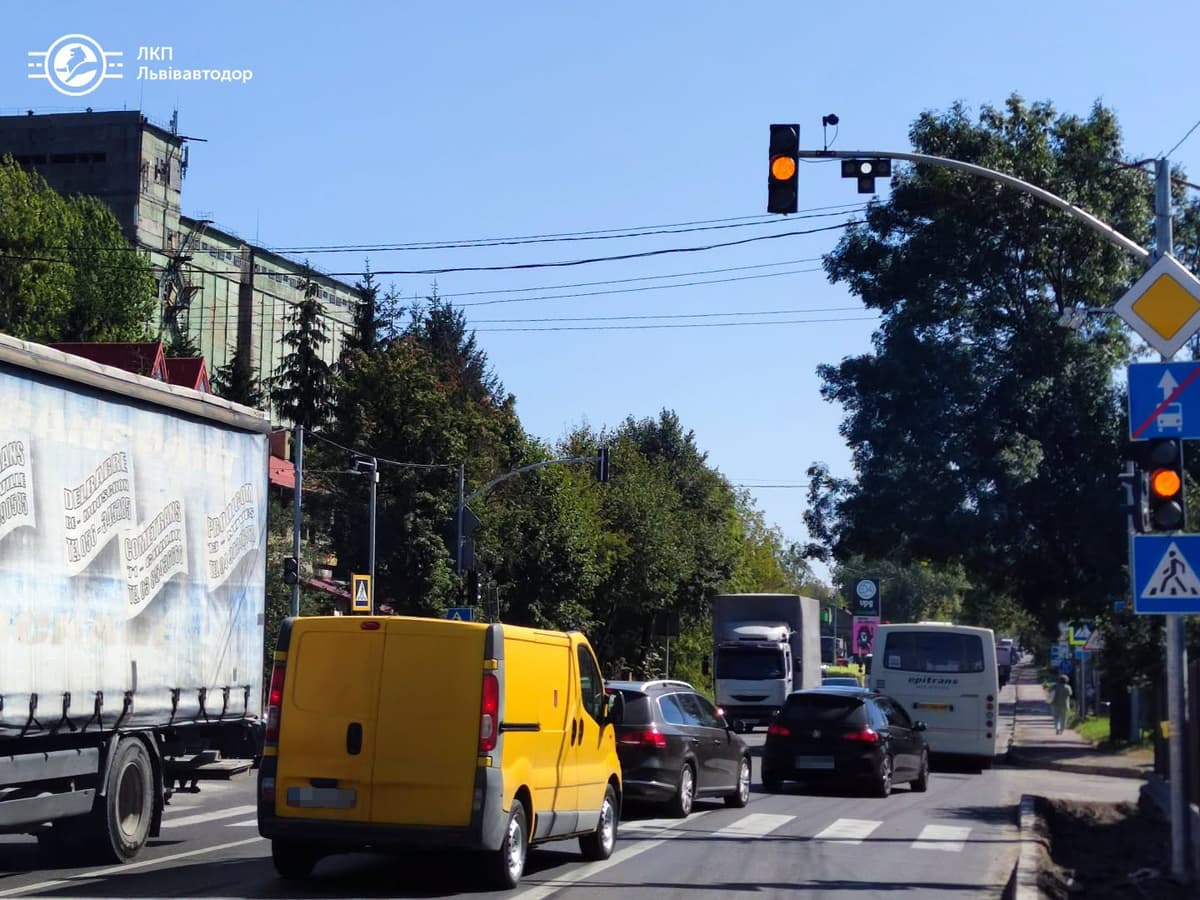Нові світлофори з пріоритетом для громадського транспорту запрацюють ще на одному перехресті у Львові