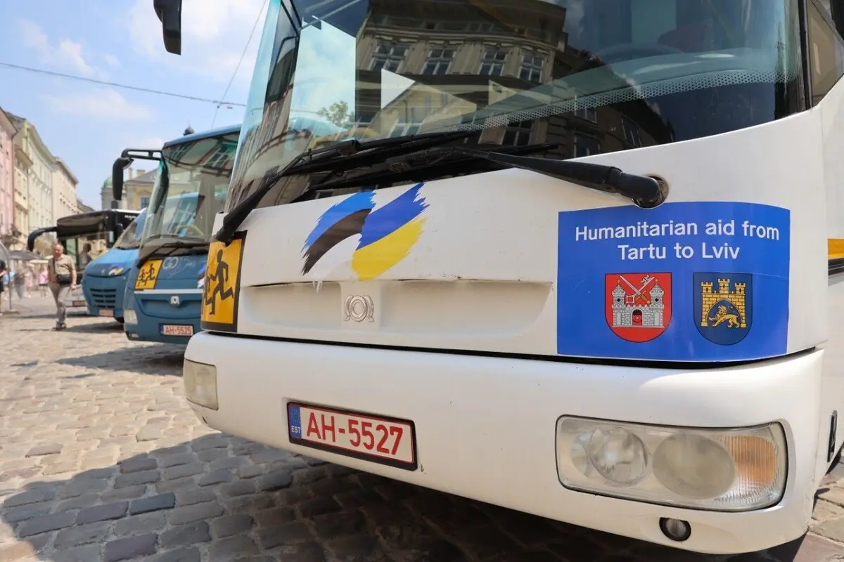 Львів отримав 4 автобуси від міста-побратима Тарту: як їх розподілять