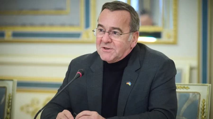"Ми повинні вчитися в України", - міністр оборони Німеччини