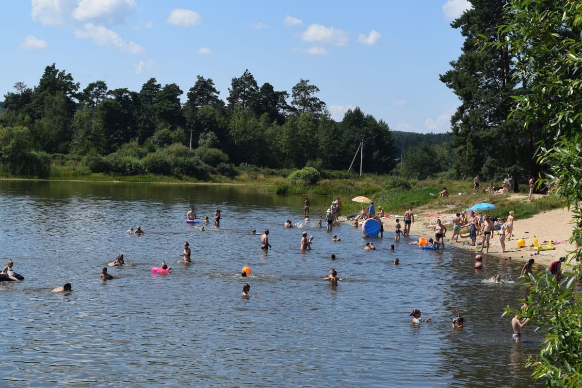 Де на Львівщині можна купатися цього року: перелік локацій і ціни