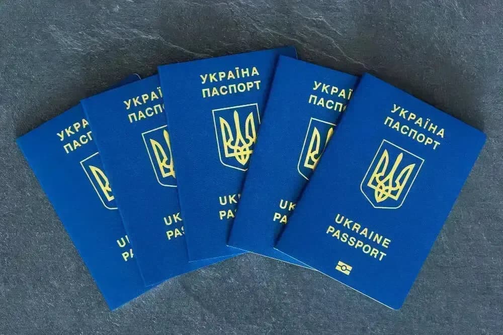 На Львівщині не оформлюють та не видають паспортні документи: що відомо