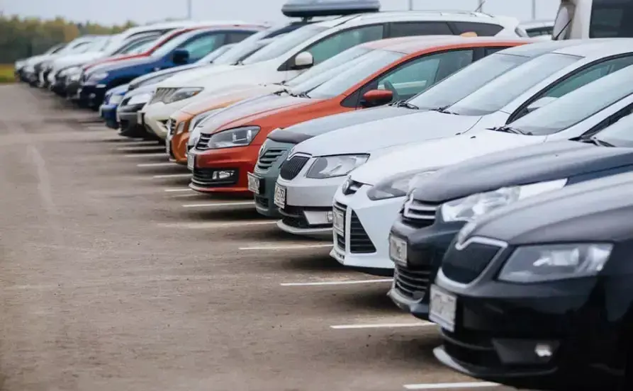 Платних паркомісць у Львові може побільшати: які зміни пропонують