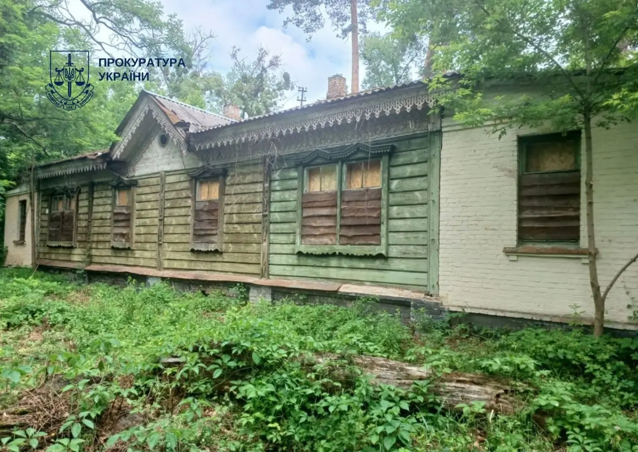 Історичний будинок у Пущі-Водиці опинився під загрозою: що сталося
