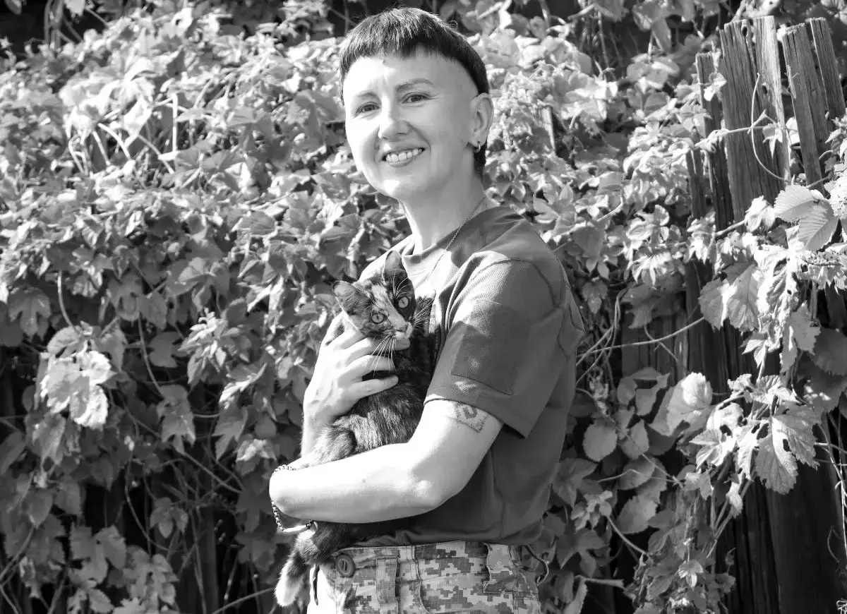 У віці 43 років померла журналістка та військова парамедикиня Олена Шарговська