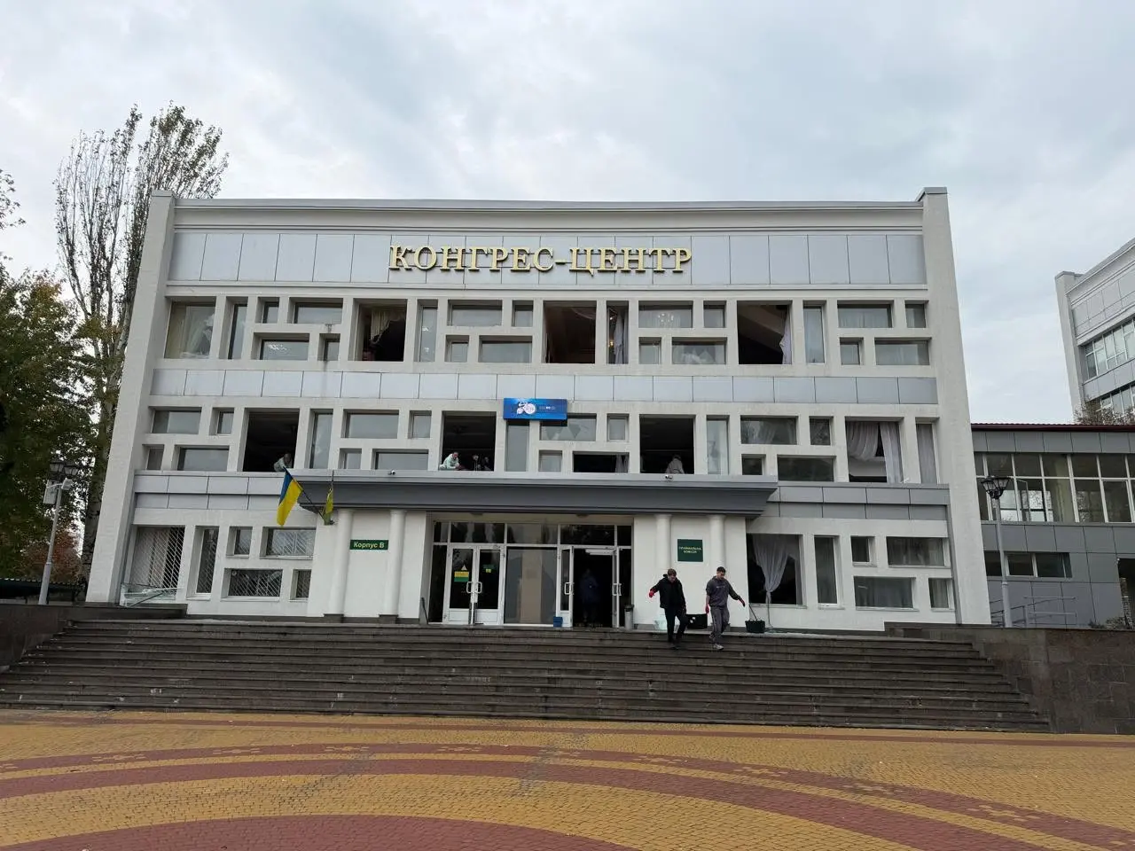 В Києві п'ятеро студентів ДТЕУ дістали поранення через удар балістикою