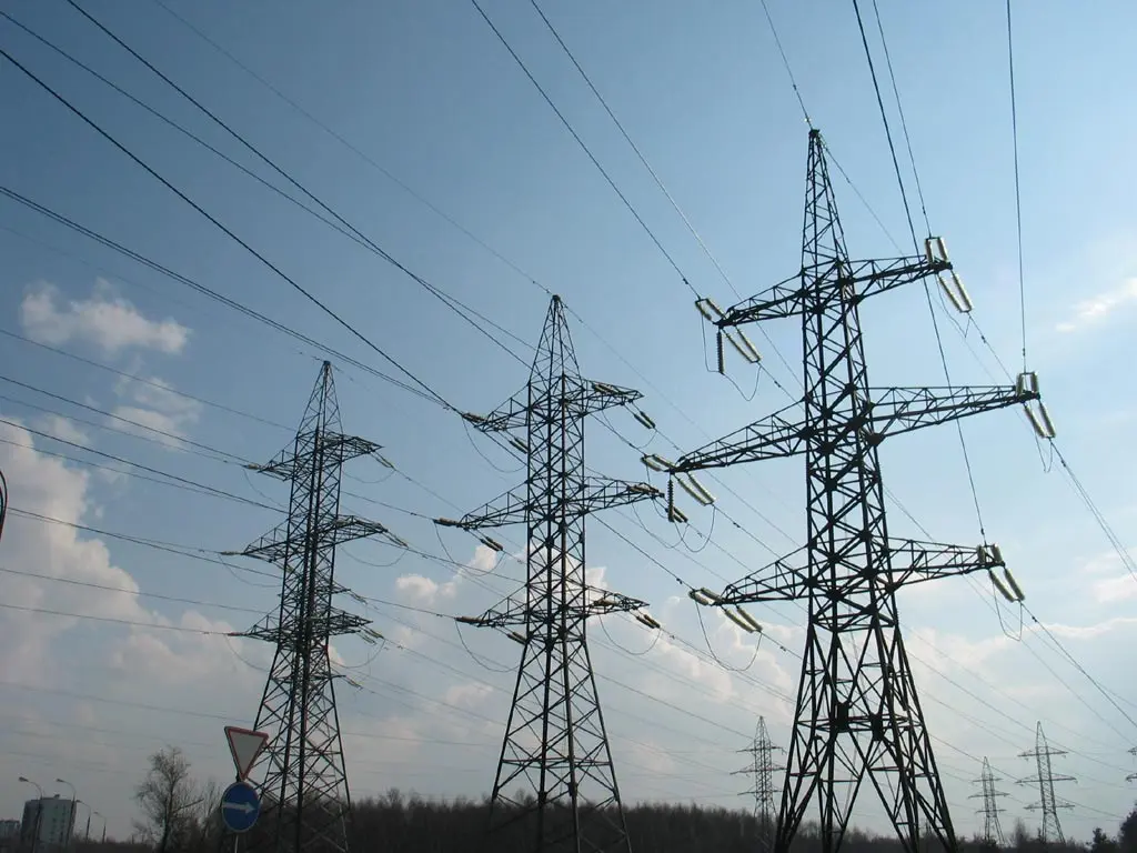Після російської атаки у Львівському районі відновили електропостачання