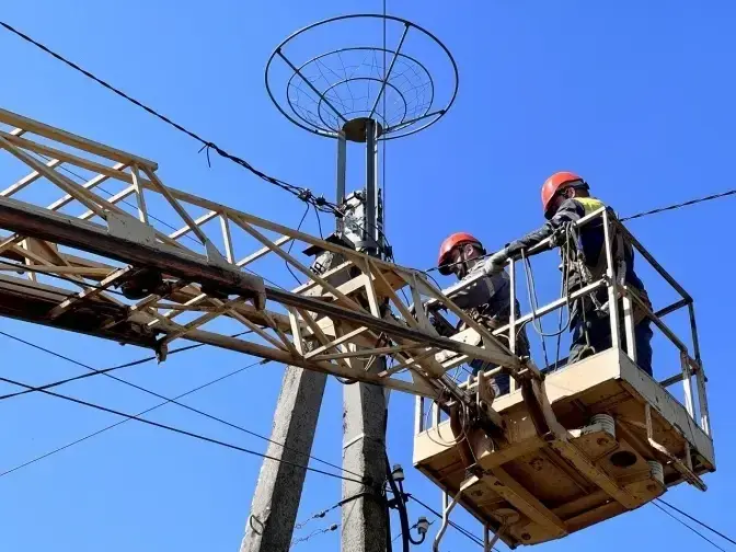 Чи повернули після обстрілів світло поблизу Львова, коли з’явиться сховище в одному з найбільших ліцеїв міста та якими будуть нові правила бронювання. Ключове за 23 жовтня
