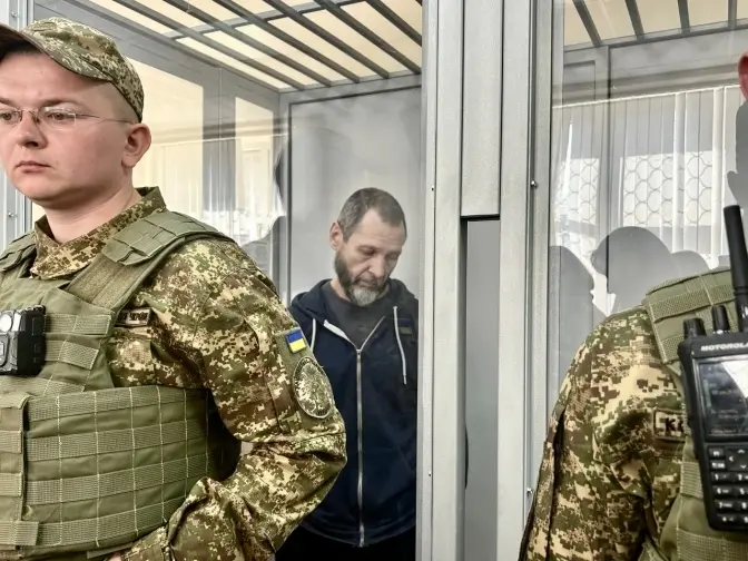 Вбивство Парубія: у суді дослідили експертизи зброї, голосу та запаху обвинуваченого