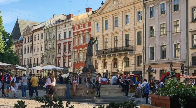 Як популярні міста дають собі раду з туристами і до чого тут Львів